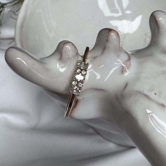 14KYG Oval Diamonds Ring - Picture 7 of 7